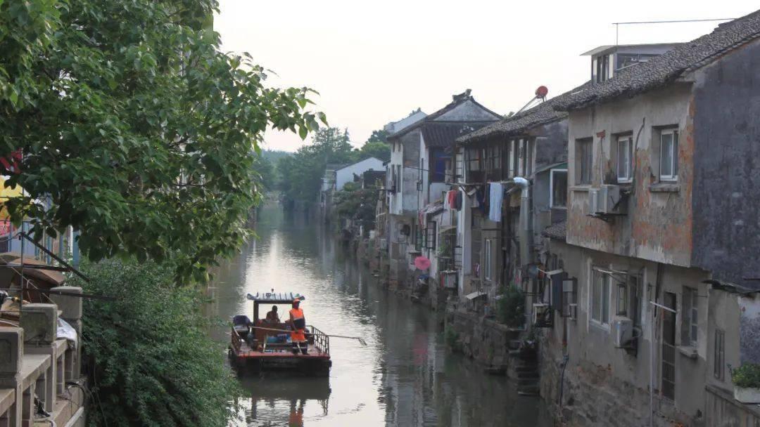 逃离广阔的山川